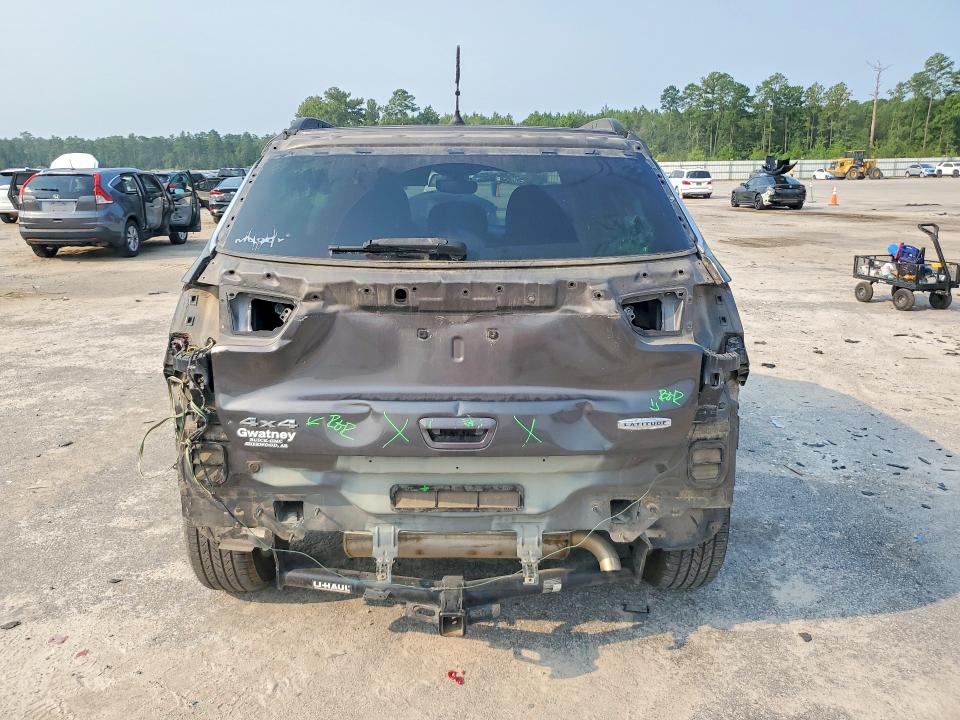 Photo 6 from auction – 2017 JEEP COMPASS with VIN 3C4NJDBB0HT674592
