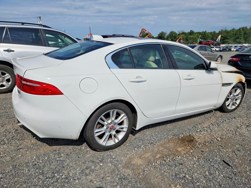Photo 3 from auction – 2018 JAGUAR XE with VIN SAJAJ4FX8JCP37610