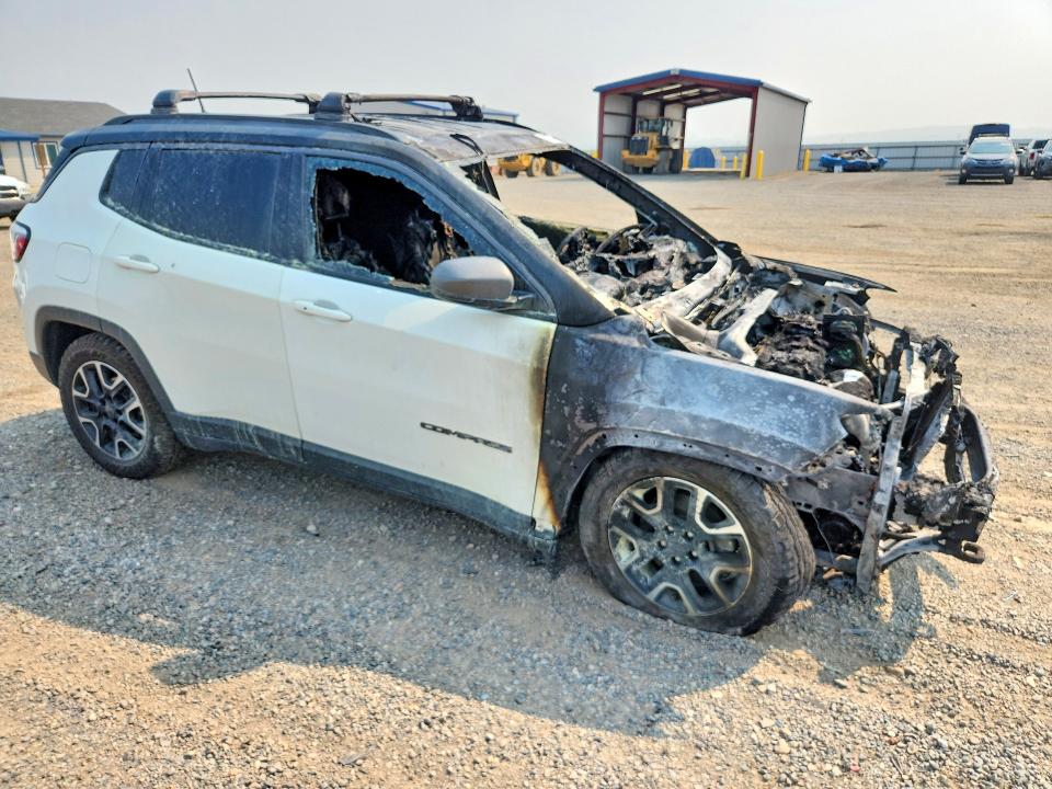 Photo 4 from auction – 2020 JEEP COMPASS with VIN 3C4NJDDB5LT116615