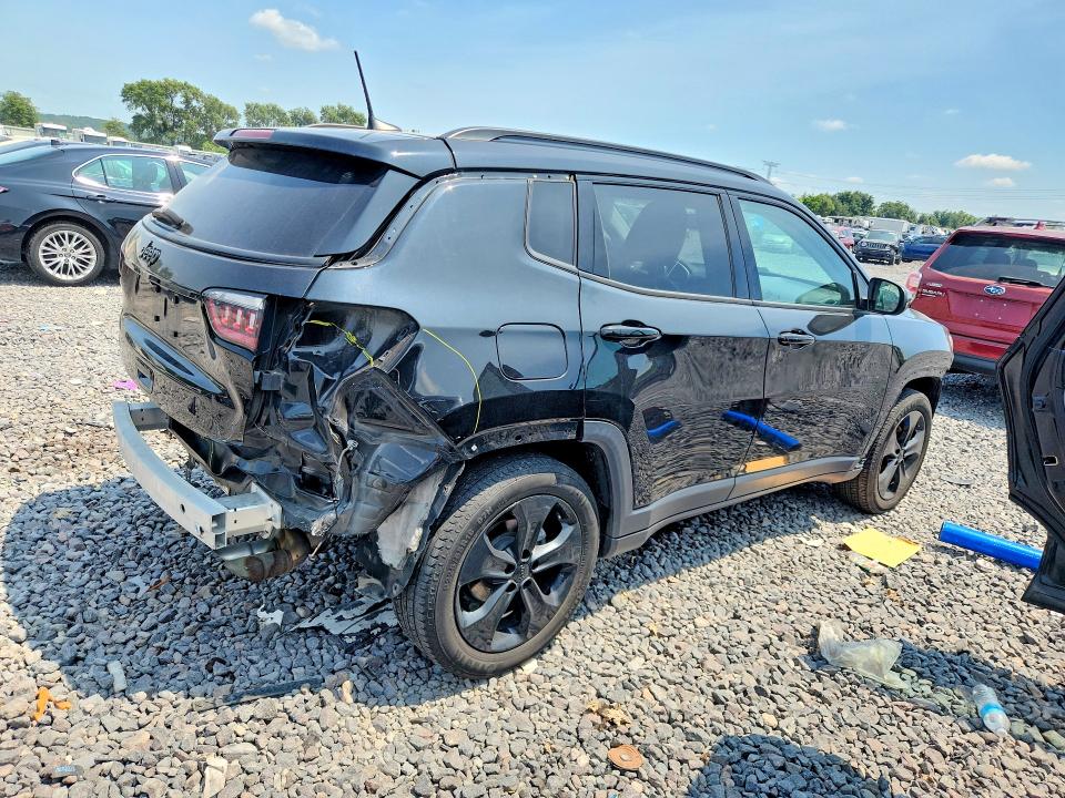 Photo 3 from auction – 2019 JEEP COMPASS with VIN 3C4NJCBB7KT726706