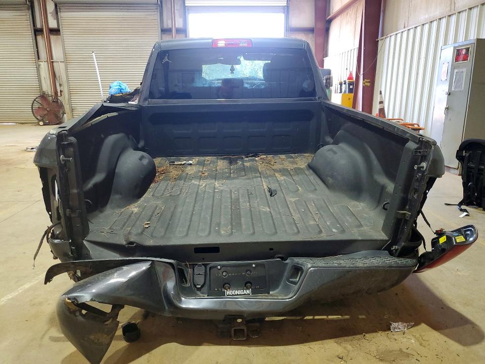 Снимка 6 от търг – 2018 RAM 1500 с VIN 1C6RR6FG4JS333531
