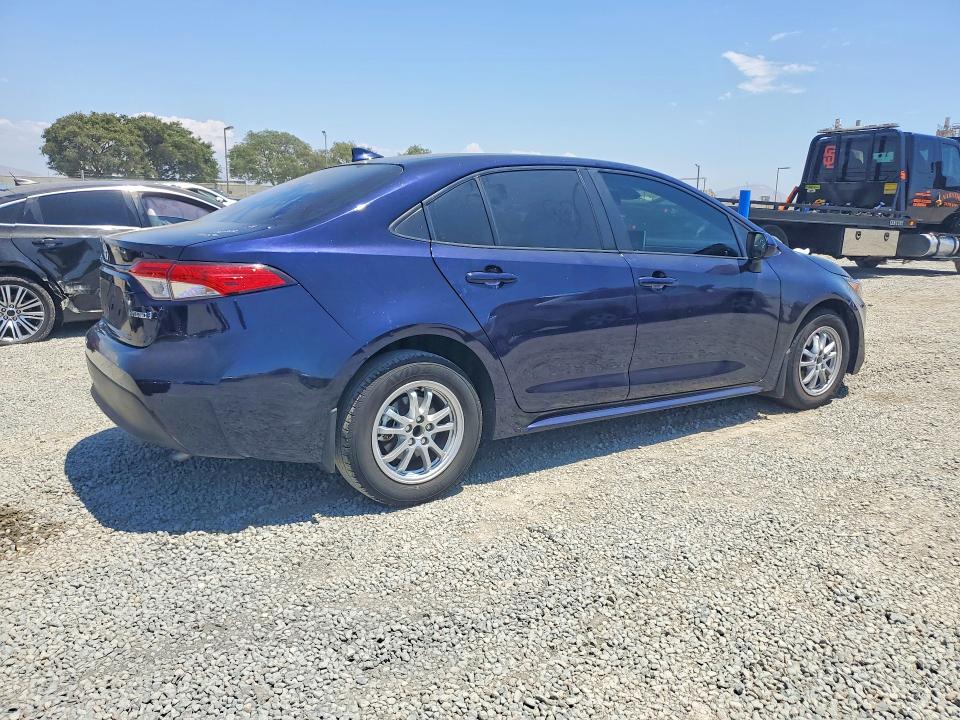 Photo 3 from auction – 2022 TOYOTA COROLLA with VIN JTDEAMDE2NJ060024
