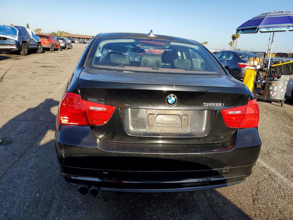 Photo 6 from auction – 2011 BMW 328 with VIN WBAPH5G56BNM76889