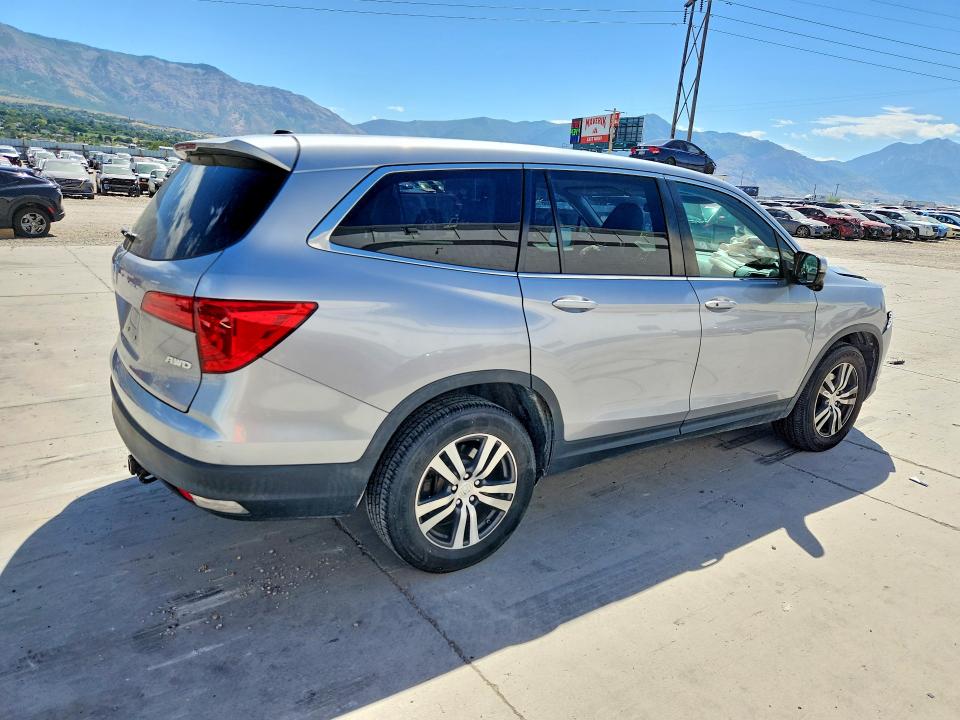 Photo 3 from auction – 2018 HONDA PILOT with VIN 5FNYF6H33JB067679