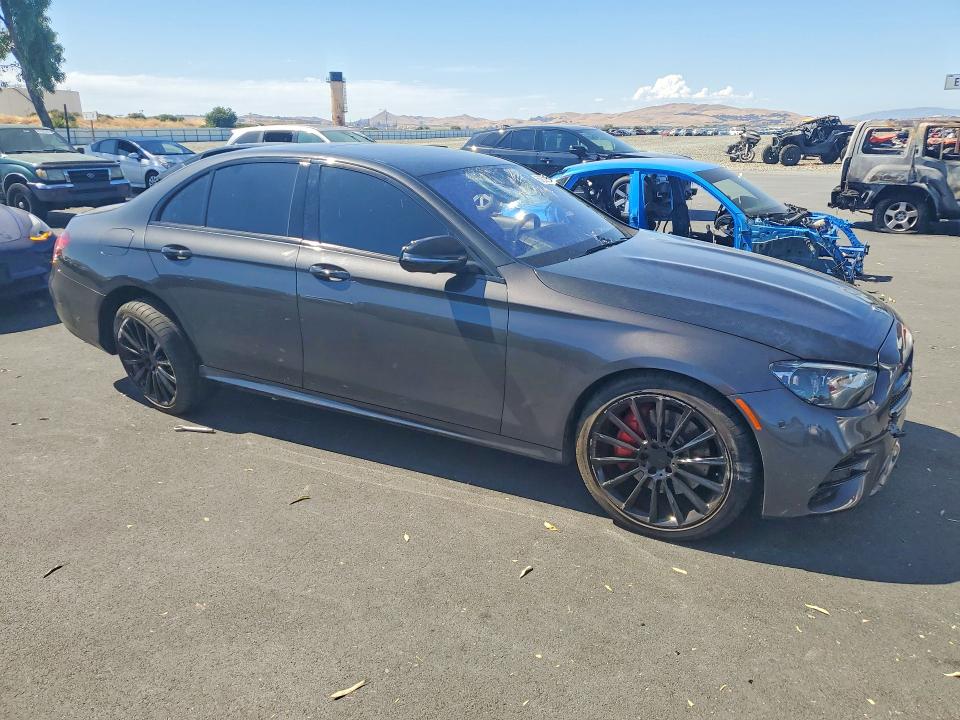 Photo 4 from auction – 2022 MERCEDES-BENZ E with VIN W1KZF5KB4NB024000