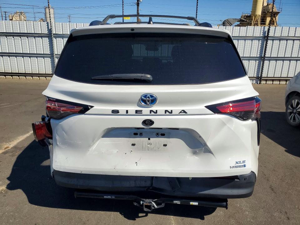 Photo 6 from auction – 2022 TOYOTA SIENNA with VIN 5TDJRKEC8NS084159