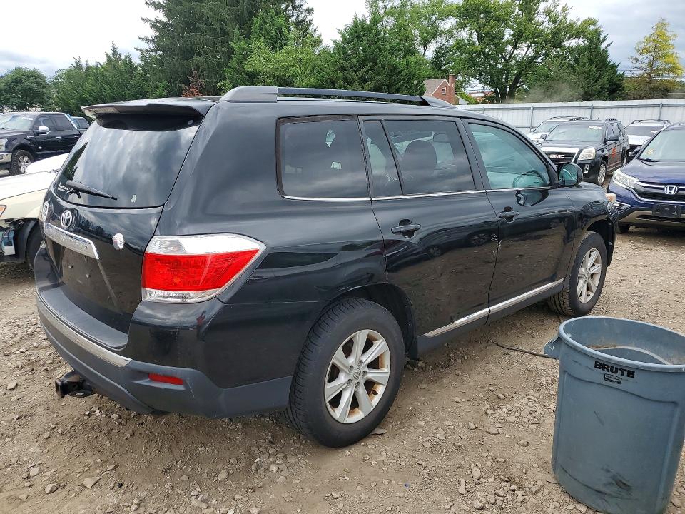 Photo 3 from auction – 2013 TOYOTA HIGHLANDER with VIN 5TDZK3EHXDS134728