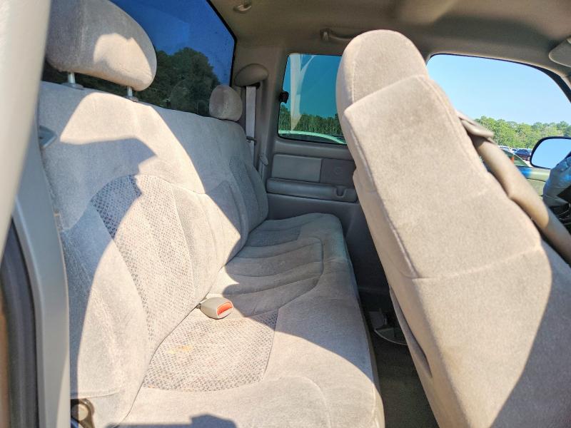 Photo 10 from auction – 2000 CHEVROLET SILVERADO with VIN 1GCEC19T1YZ180659
