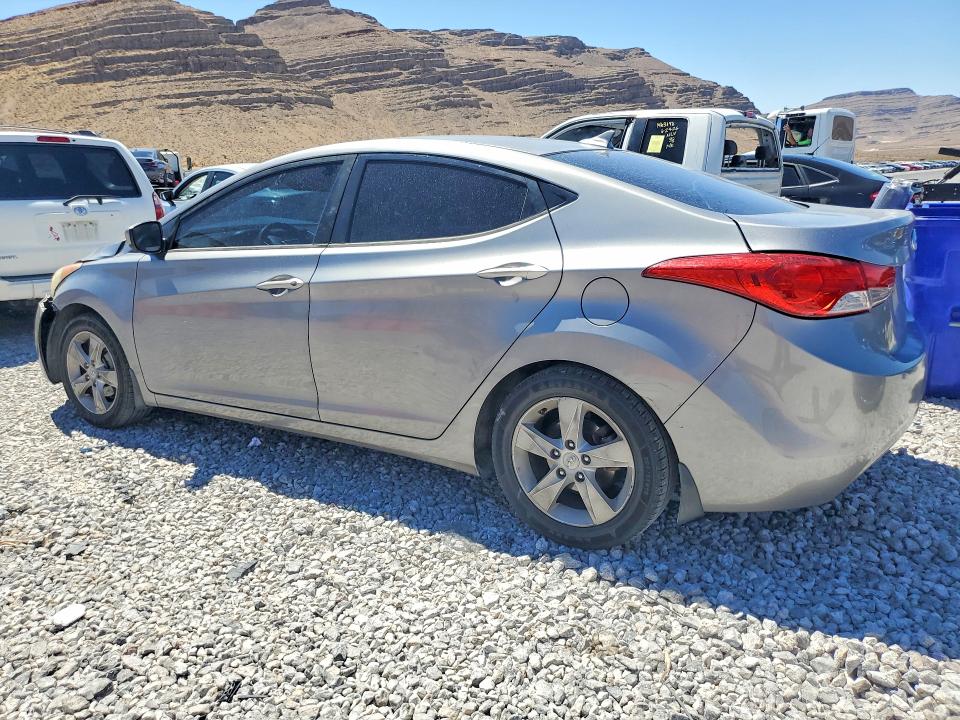 Photo 2 from auction – 2012 HYUNDAI ELANTRA with VIN KMHDH4AE6CU322579