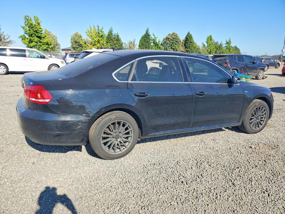 Photo 3 from auction – 2014 VOLKSWAGEN PASSAT with VIN 1VWAT7A30EC040918