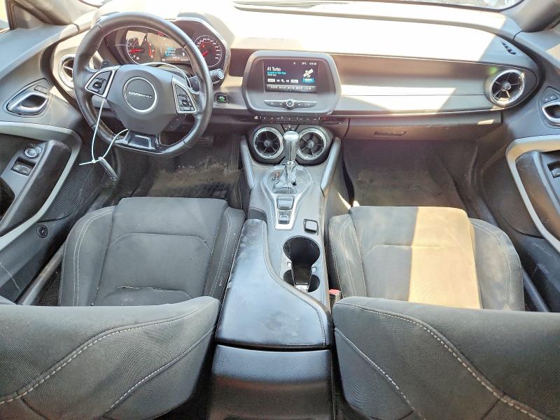 Photo 8 from auction – 2018 CHEVROLET CAMARO with VIN 1G1FB1RX1J0111306