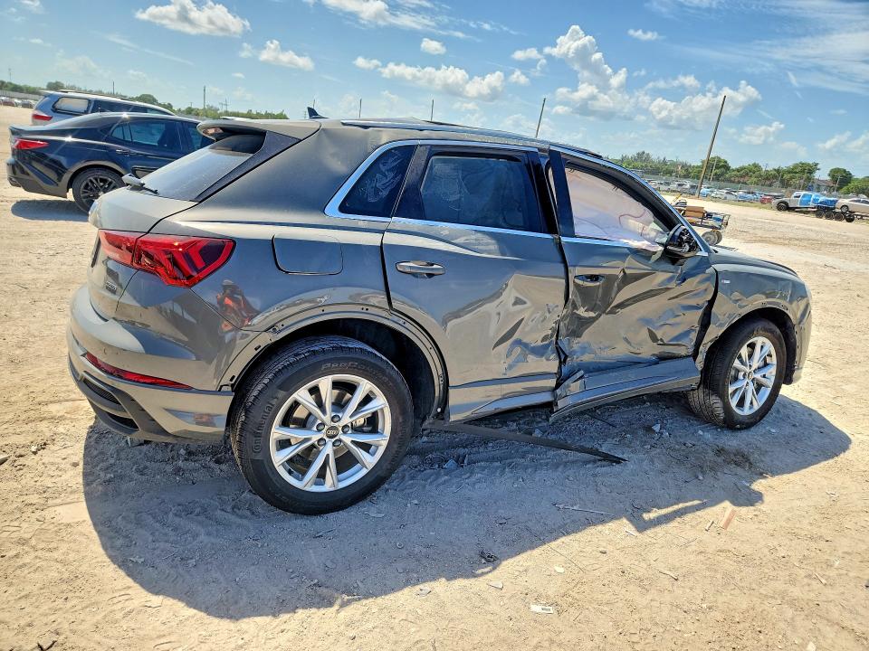 Foto 3 de la subasta – 2025 AUDI Q3 con VIN WA1DECF31S1074329
