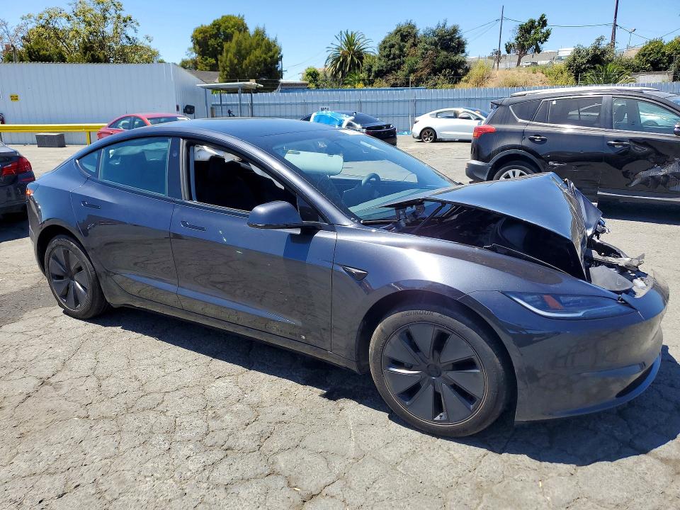 Foto 4 de la subasta – 2025 TESLA MDL 3 con VIN 5YJ3E1EB9SF964566