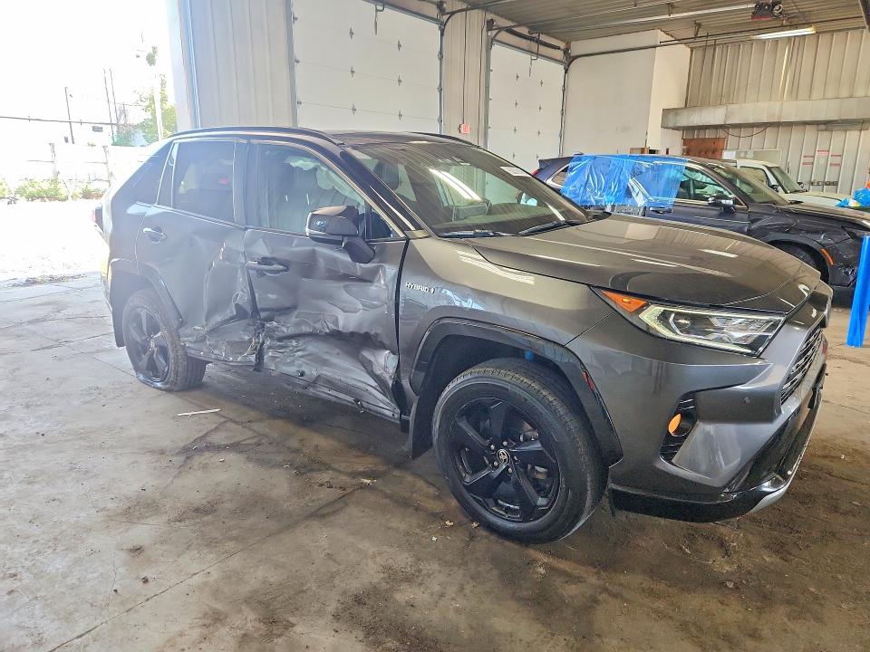 Photo 4 from auction – 2021 TOYOTA RAV4 with VIN 4T3E6RFV6MU040337