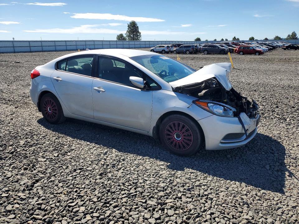 Photo 4 from auction – 2016 KIA FORTE with VIN KNAFK4A6XG5543154