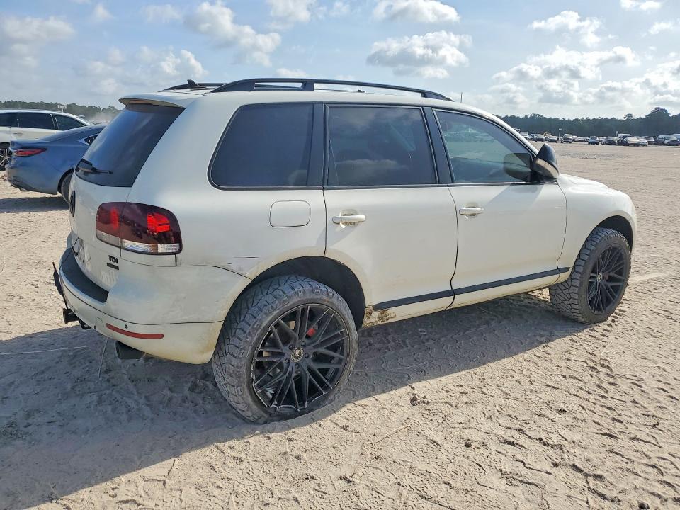 Photo 3 from auction – 2010 VOLKSWAGEN TOUAREG with VIN WVGFK7A93AD000946