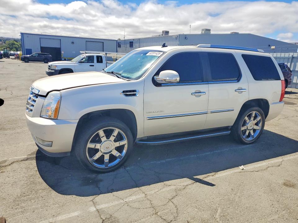 2011 CADILLAC ESCALADE - Търг №62281426