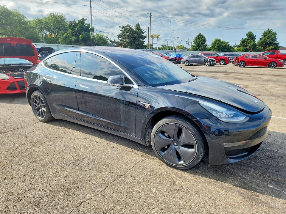 Photo 4 from auction – 2019 TESLA MODEL 3 with VIN 5YJ3E1EA2KF297623