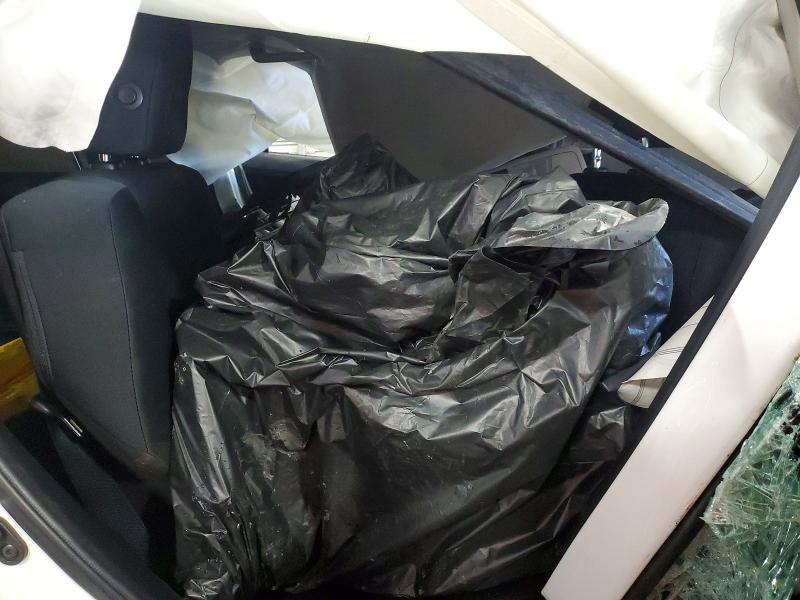 Photo 10 from auction – 2016 TOYOTA RAV4 with VIN JTMBFREV9GJ063828