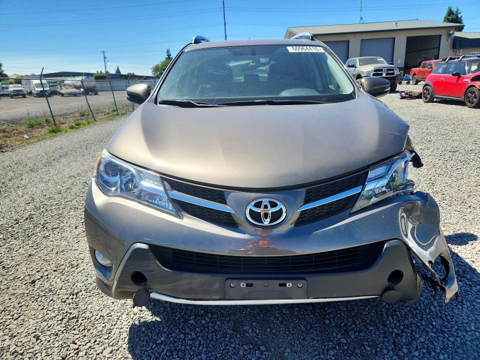 Photo 5 from auction – 2015 TOYOTA RAV4 with VIN JTMDFREV7FD125071