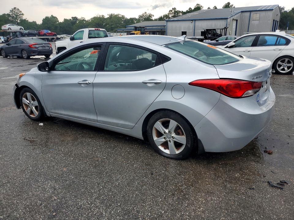 Photo 2 from auction – 2013 HYUNDAI ELANTRA with VIN 5NPDH4AE5DH298419
