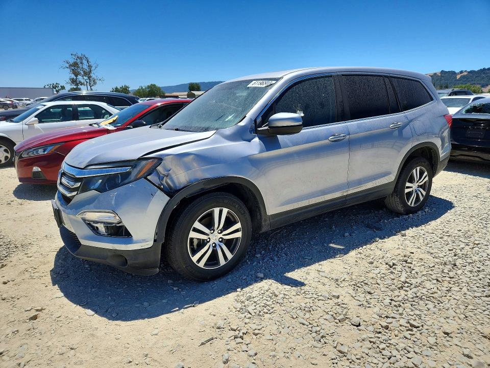 HONDA PILOT 2017 с VIN 5FNYF5H5XHB037049 - Снимка от търг
