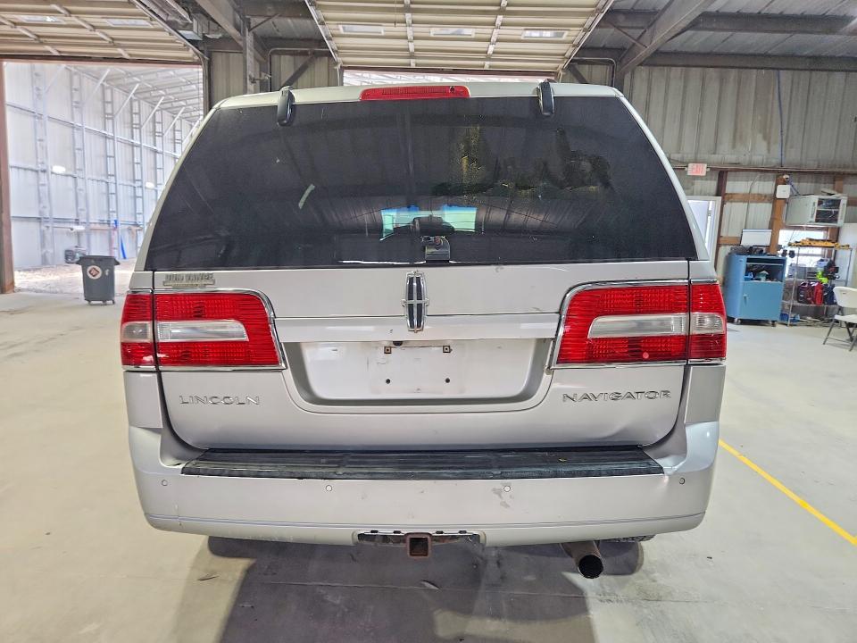Photo 6 from auction – 2012 LINCOLN NAVIGATOR with VIN 5LMJJ2J54CEL07887