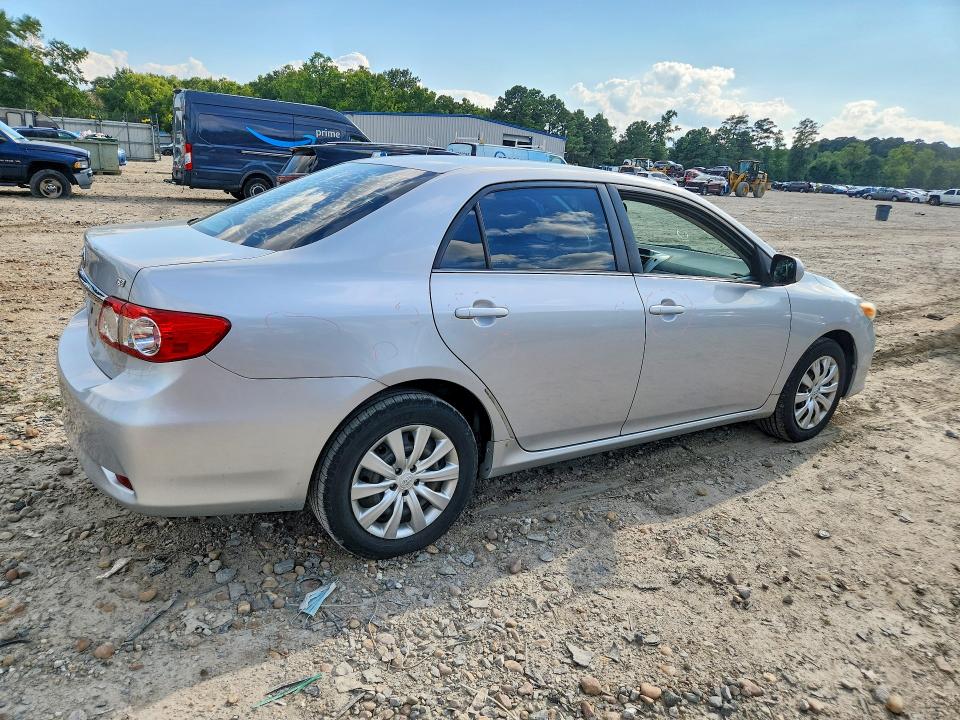 Фото 3 с аукциона – 2013 TOYOTA COROLLA с VIN 5YFBU4EE6DP118770