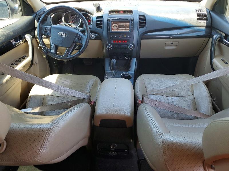 Photo 8 from auction – 2011 KIA SORENTO with VIN 5XYKU4A22BG040498