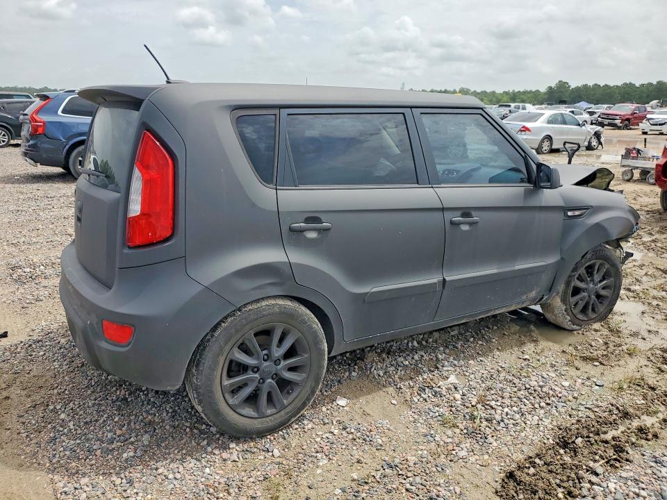 Photo 3 from auction – 2013 KIA SOUL with VIN KNDJT2A58D7602546
