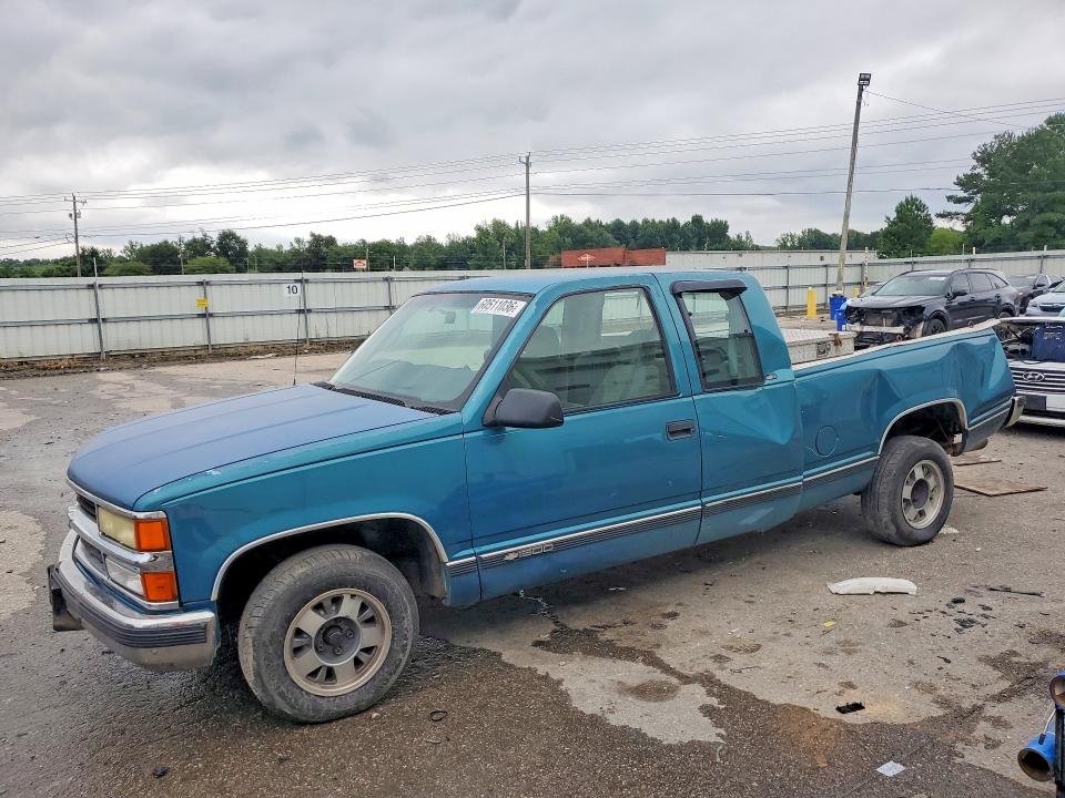 CHEVROLET GMT-400 1998 with VIN 1GCEC19M7WE220997 - Photo from auction