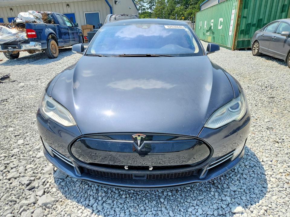 Photo 5 from auction – 2015 TESLA MODEL S with VIN 5YJSA1E23FF104837