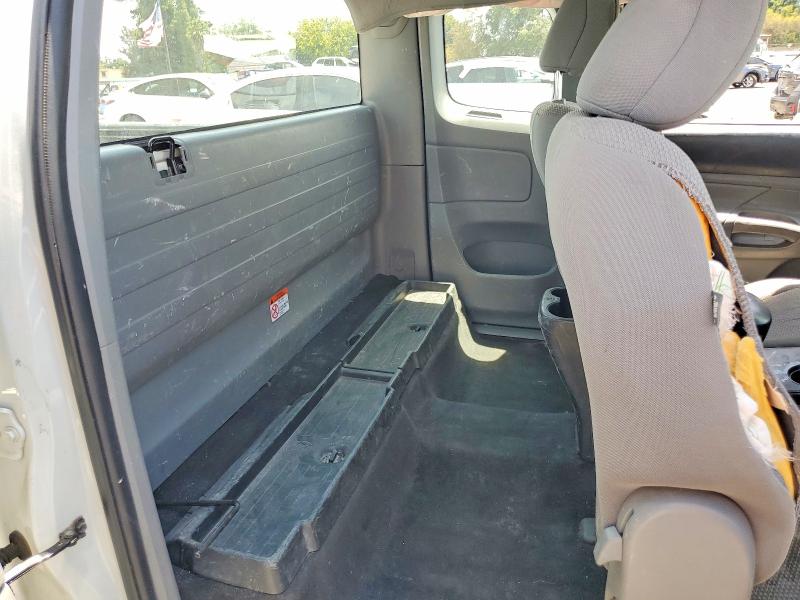 Photo 10 from auction – 2015 TOYOTA TACOMA with VIN 5TFTX4CN3FX067845
