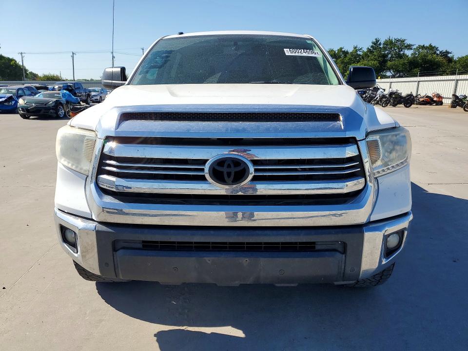 Фото 5 с аукциона – 2017 TOYOTA TUNDRA с VIN 5TFEM5F10HX118222