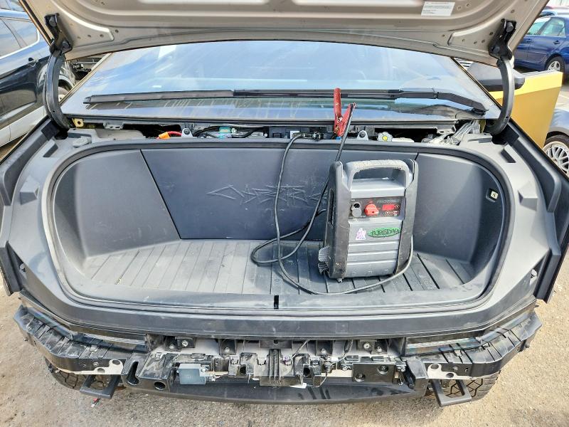 Photo 12 from auction – 2024 TESLA CYBERTRUCK with VIN 7G2CEHED4RA011892