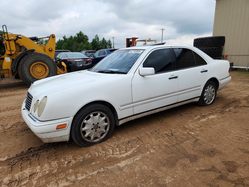 MERCEDES-BENZ E 1999 with VIN WDBJF65H3XA824307 - Photo from auction