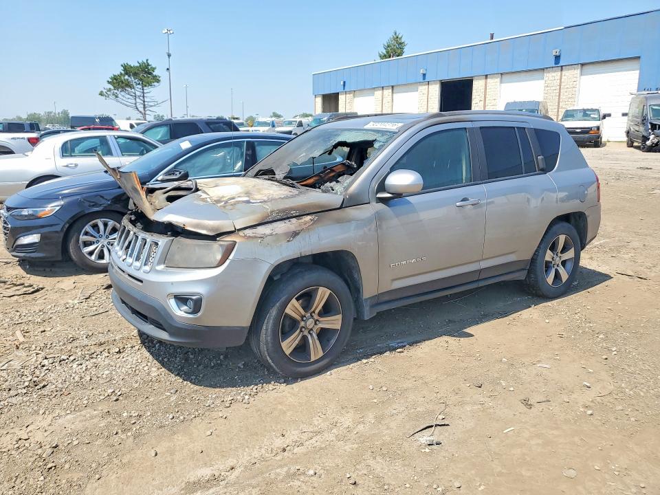 JEEP COMPASS 2016 with VIN 1C4NJDEBXGD764316 - Photo from auction