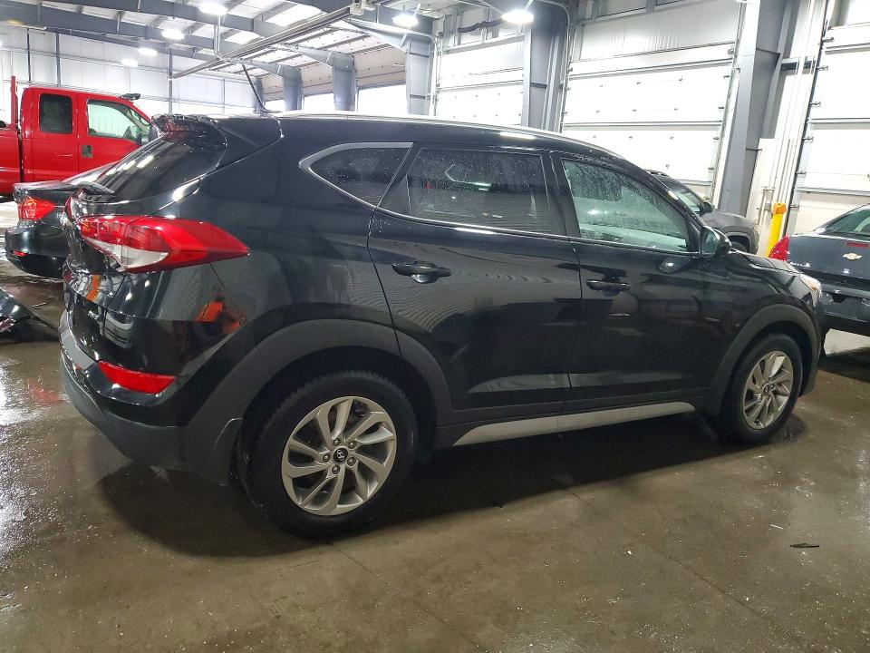 Photo 3 from auction – 2017 HYUNDAI TUCSON with VIN KM8J3CA41HU524577