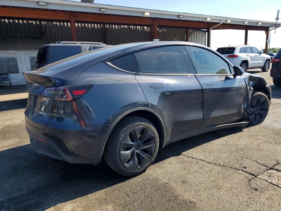 Photo 3 from auction – 2025 TESLA MODEL Y with VIN 7SAYGDEE0SF217355