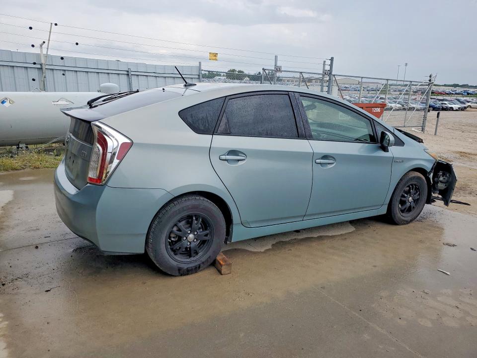 Photo 3 from auction – 2013 TOYOTA PRIUS with VIN JTDKN3DU7D1645267