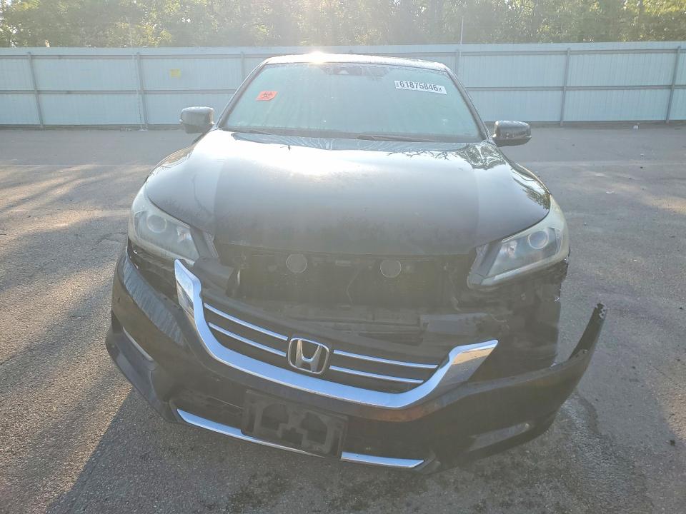 Снимка 5 от търг – 2015 HONDA ACCORD с VIN 1HGCR2F83FA106331