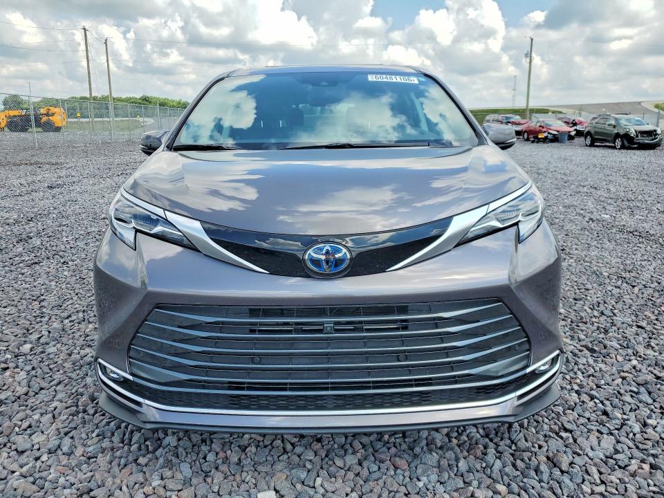 Photo 5 from auction – 2023 TOYOTA SIENNA with VIN 5TDESKFC8PS097923