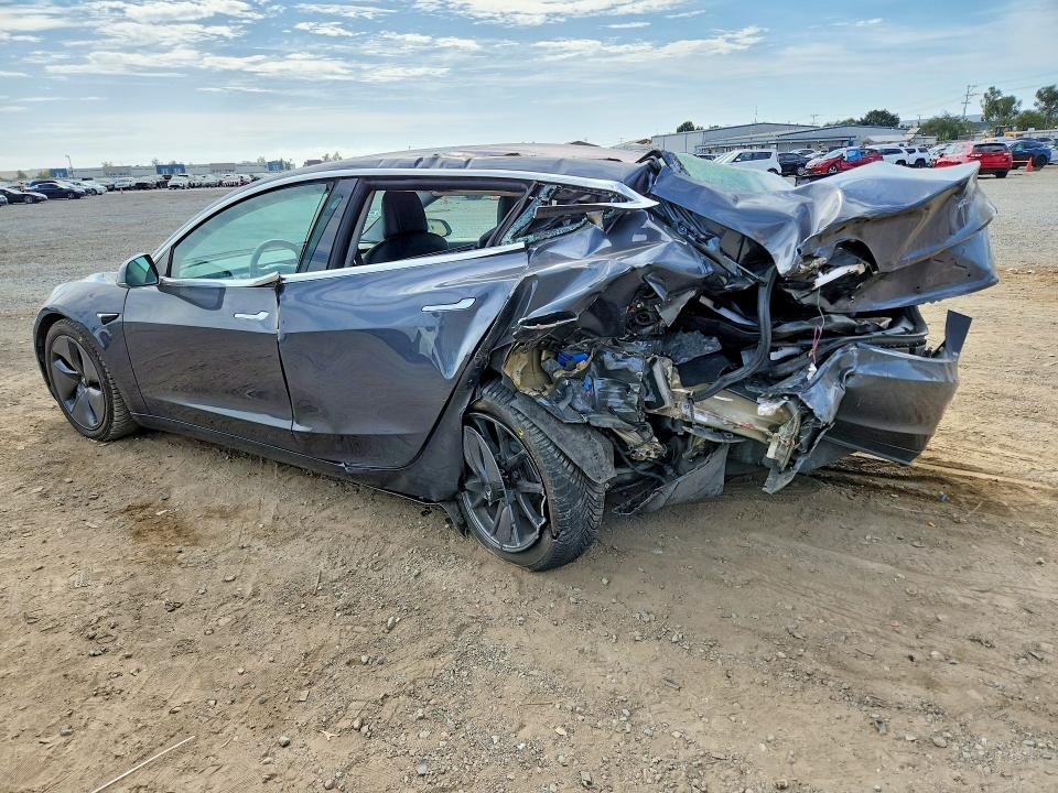 Photo 2 from auction – 2017 TESLA MODEL 3 with VIN 5YJ3E1EA5HF001261