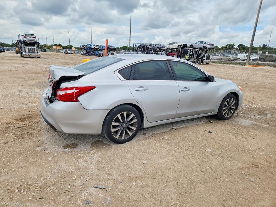 Photo 3 from auction – 2017 NISSAN ALTIMA with VIN 1N4AL3AP1HC286739