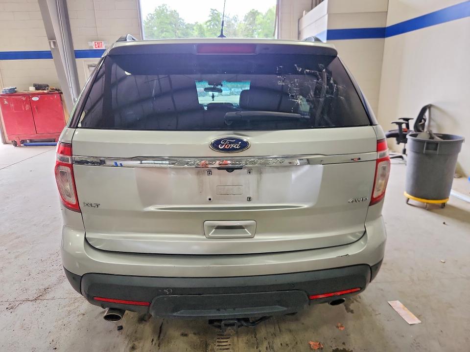 Photo 6 from auction – 2011 FORD EXPLORER with VIN 1FMHK8D89BGA66113