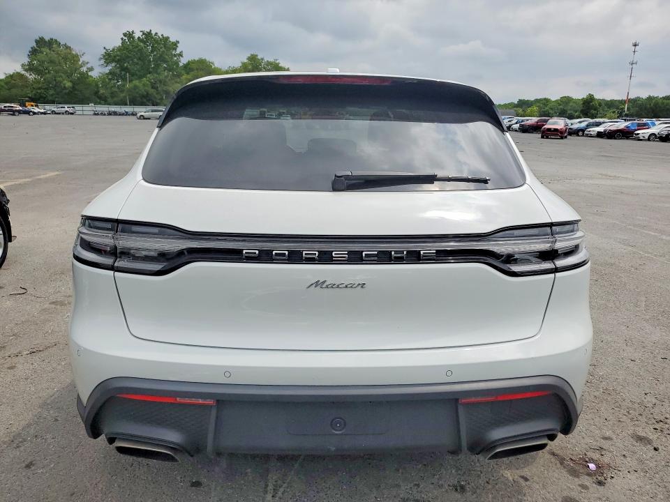 Photo 6 from auction – 2023 PORSCHE MACAN with VIN WP1AA2A58PLB13032