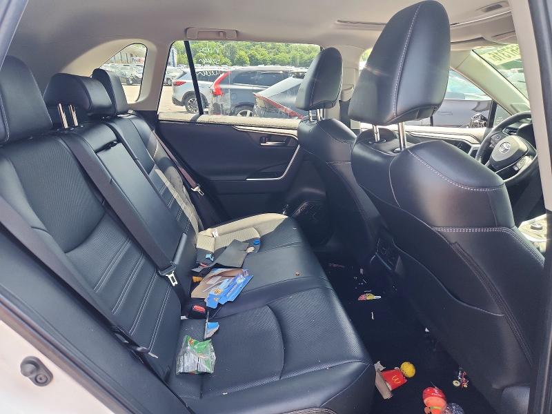 Photo 11 from auction – 2023 TOYOTA RAV4 with VIN JTMN1RFV5PJ041996