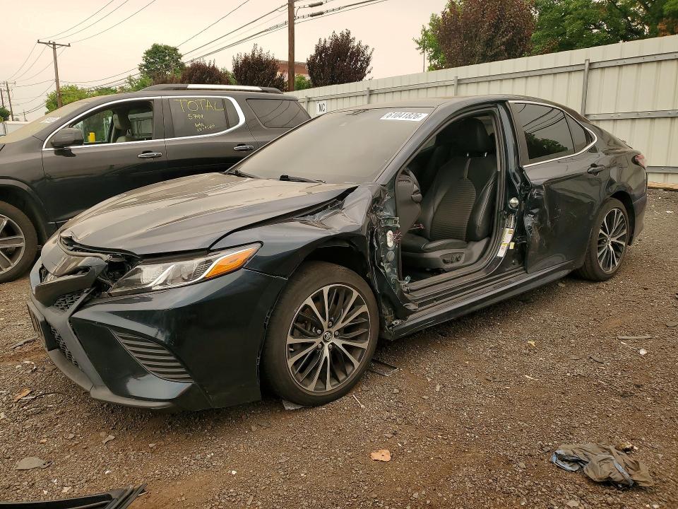 TOYOTA CAMRY 2018 with VIN 4T1B11HK2JU611722 - Photo from auction