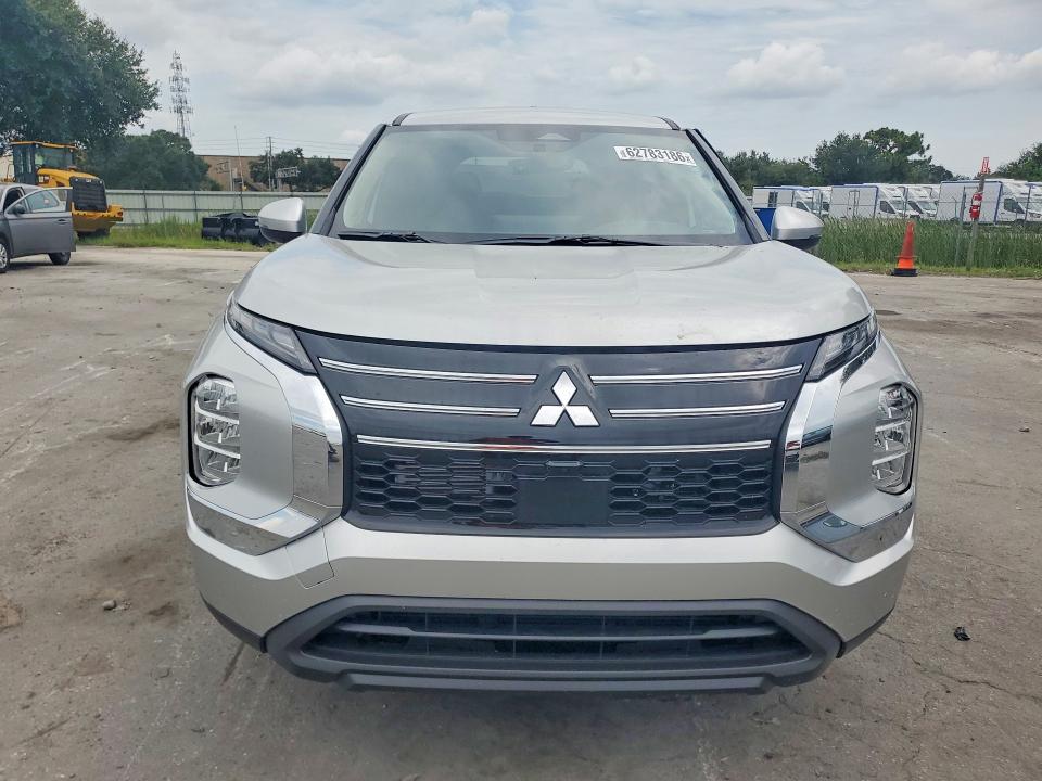 Photo 5 from auction – 2026 MITSUBISHI OUTLANDER with VIN JA4J3UABXTZ032063
