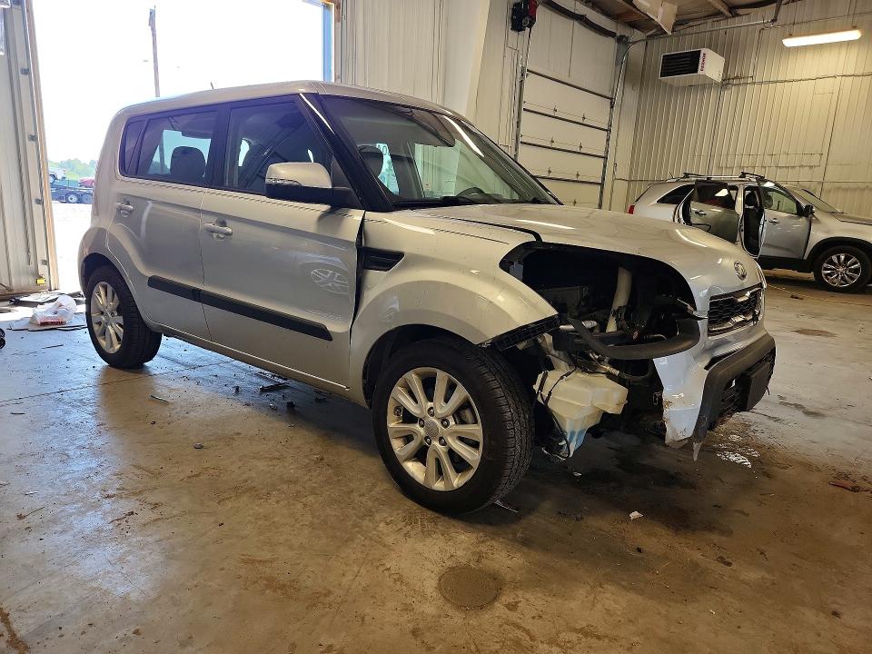 Photo 4 from auction – 2013 KIA SOUL with VIN KNDJT2A61D7764673